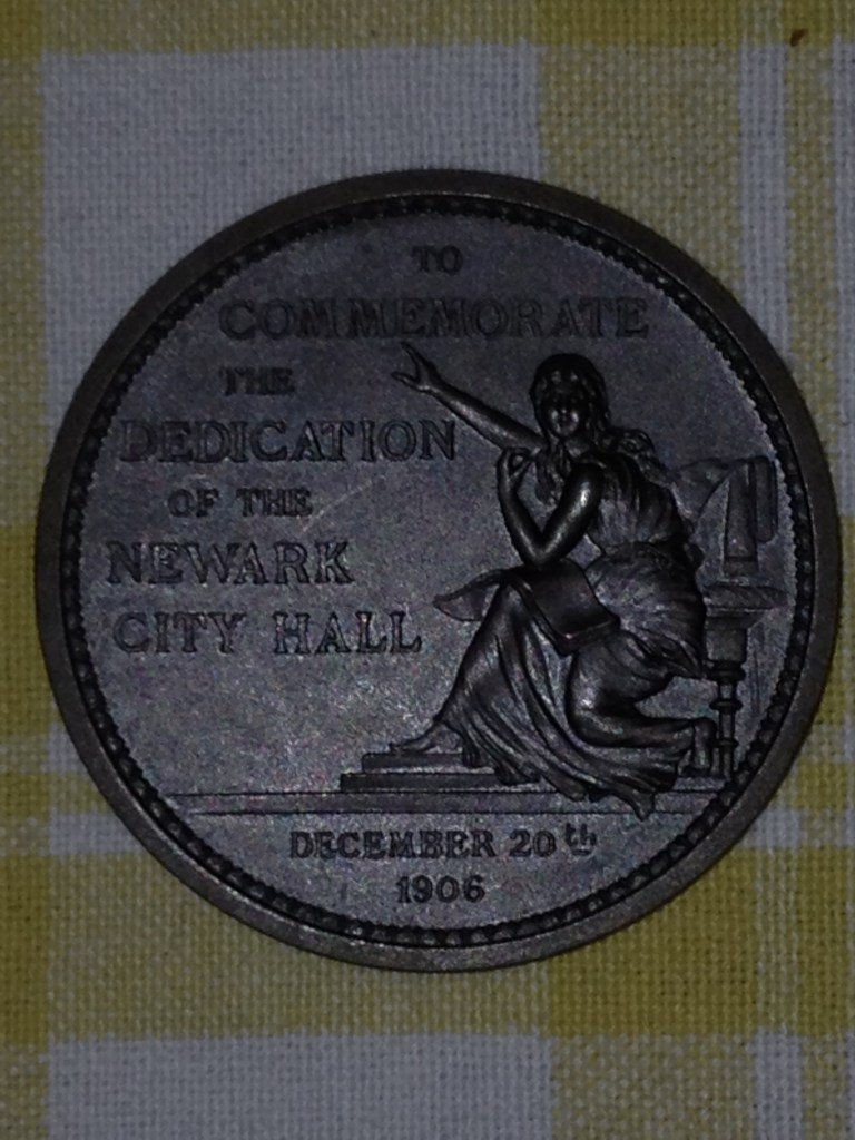 Front of the bronze medal issued in conjunction with the dedication of the new City Hall in 1906.